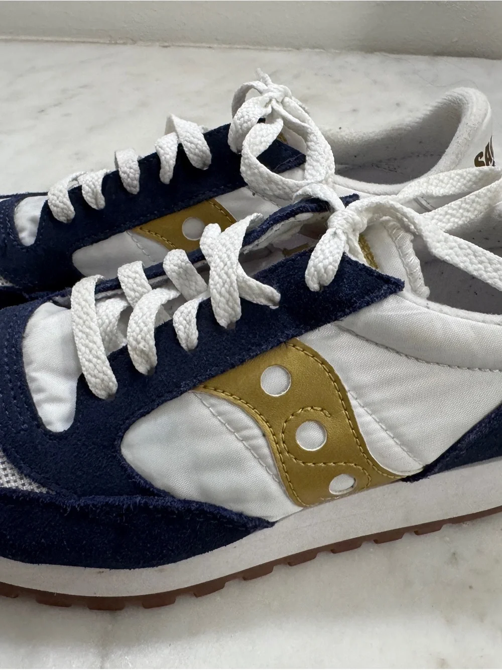 Saucony never worn